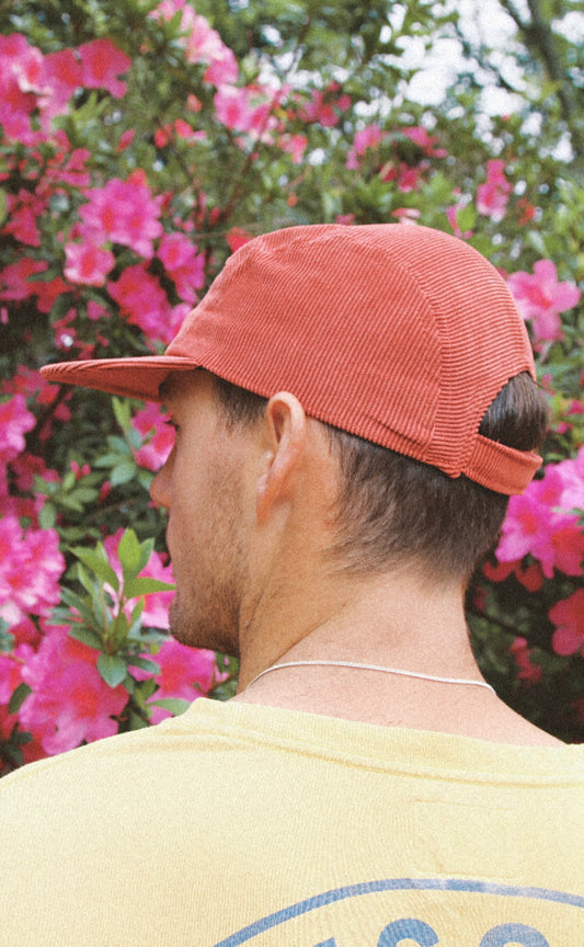 Gorra de 5 paneles - Pana roja