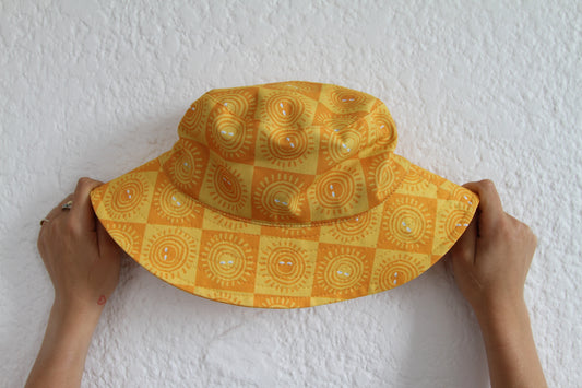 'Suspicious suns' hat