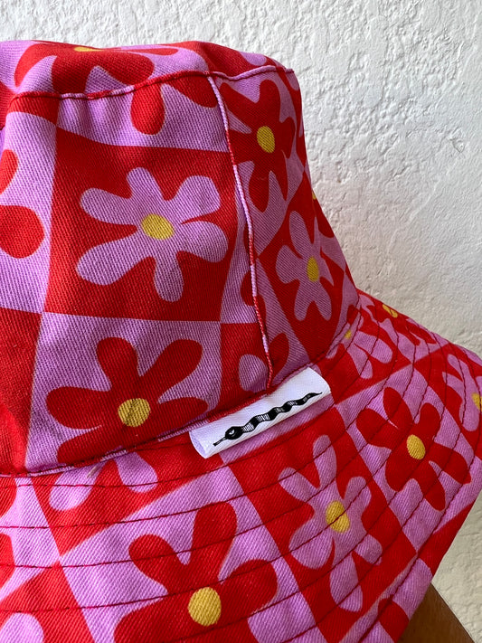 'Love is the honey' hat