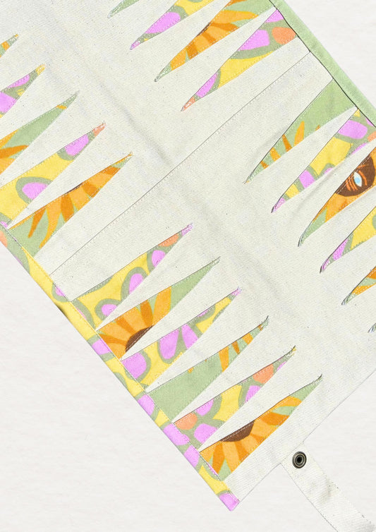Backgammon 'Oopsie margaritas amarillas' x 'Girasol'