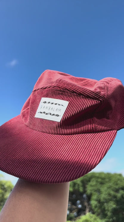 Gorra de 5 paneles - Pana roja